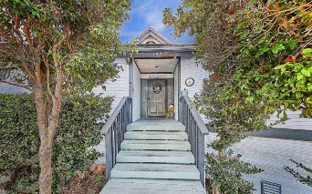 Entrance to House - Thors Therapy