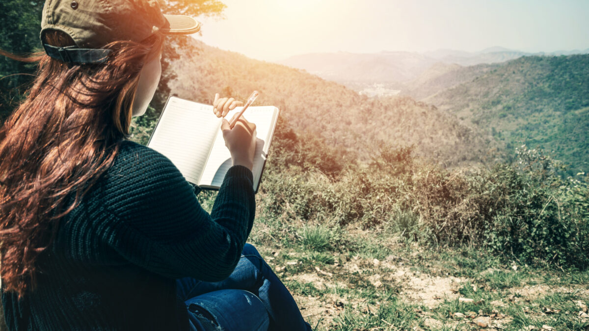 What is the Difference Between 12-Step and Non-12-Step Rehab?